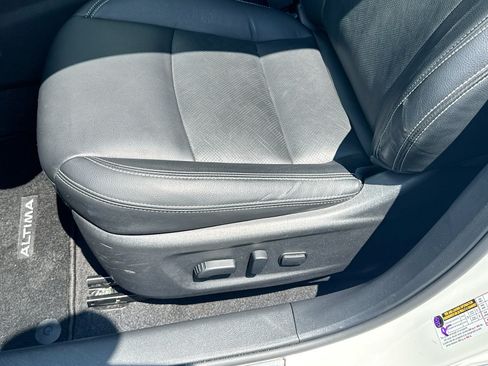 Used 2023 Nissan Altima 2.5 SL AWD/4WD image 19