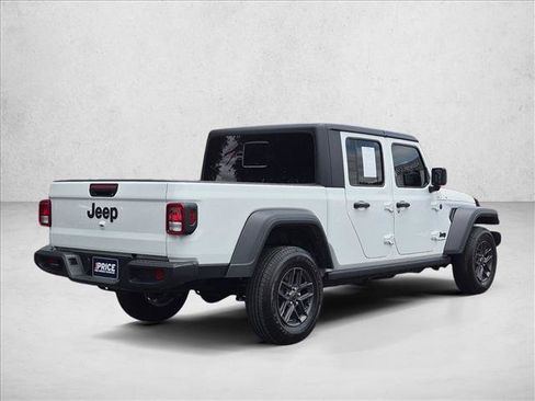 Used 2025 Jeep Gladiator Sport AWD/4WD image 5