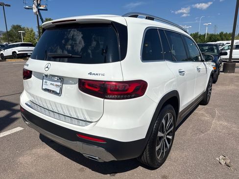 Used 2022 Mercedes-Benz GLB 250 4MATIC image 10