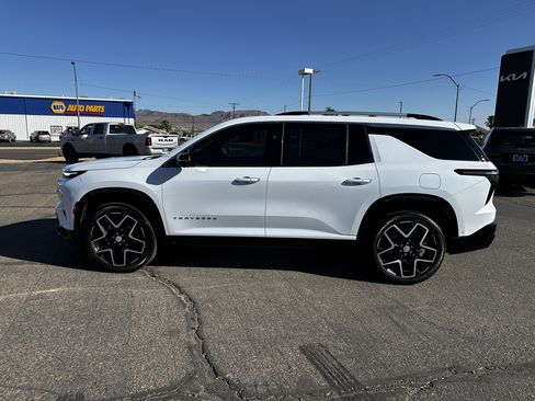 Used 2026 Chevrolet Traverse High Country FWD image 7