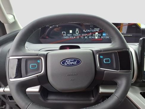 New 2025 Ford Expedition Active image 18