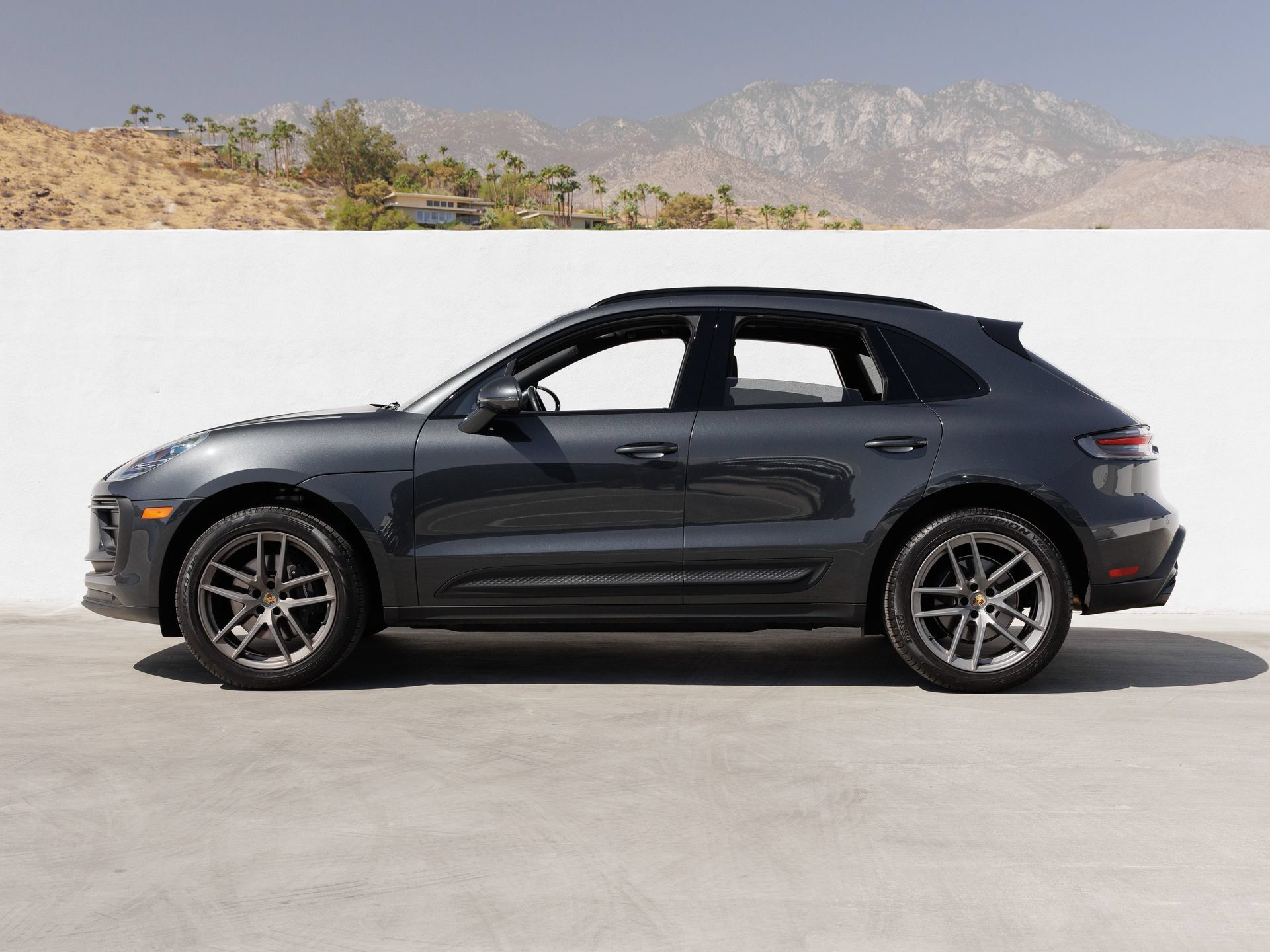 Certified 2026 Porsche Macan AWD/4WD image 2