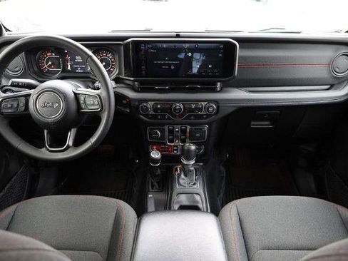 Used 2025 Jeep Wrangler Unlimited Rubicon image 22