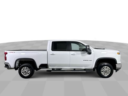 Used 2025 Chevrolet Silverado 2500 LT w/ Convenience Package AWD/4WD image 9
