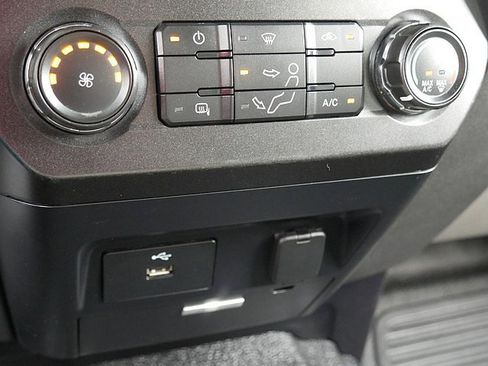 Used 2017 Ford F550 4x4 Crew Cab Super Duty image 37