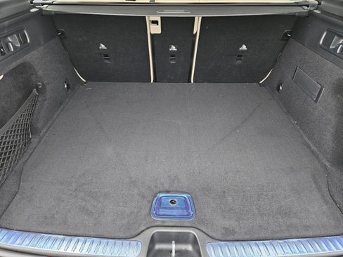 Used 2025 Mercedes-Benz GLC 300 4MATIC image 27
