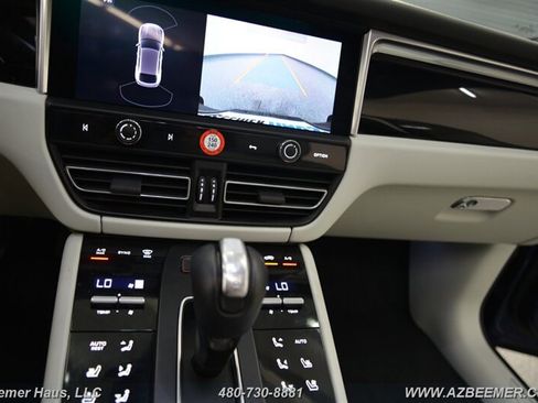 Used 2023 Porsche Macan image 32