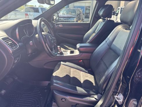Used 2019 Jeep Grand Cherokee Altitude AWD/4WD image 10