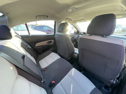 Used 2014 Chevrolet Cruze LS image 13