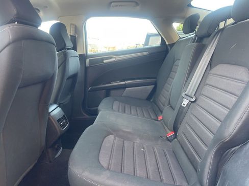 Used 2020 Ford Fusion SE image 15