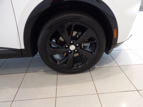Used 2021 Buick Envision Essence w/ Sport Touring Package AWD/4WD image 22