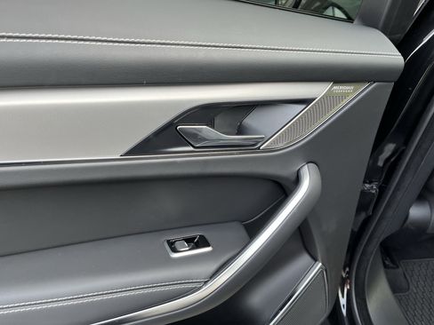 Used 2024 Jaguar F-PACE R-Dynamic S image 31