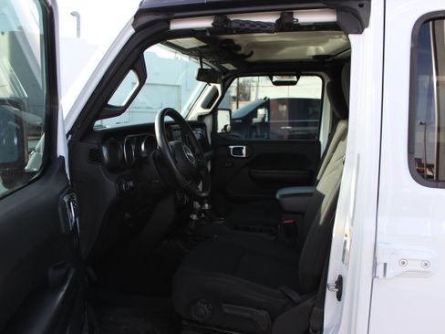 Used 2020 Jeep Gladiator Sport AWD/4WD image 23