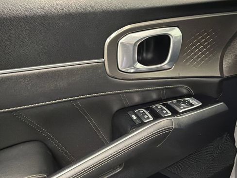Used 2023 Kia Sorento SX image 35