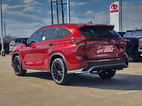 New 2026 Toyota Highlander XSE image 4