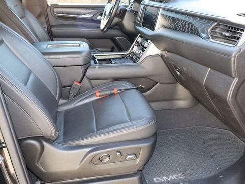 Used 2021 GMC Yukon Denali w/ Denali Premium Package AWD/4WD image 26