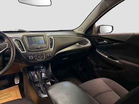 Used 2017 Chevrolet Malibu LS image 22