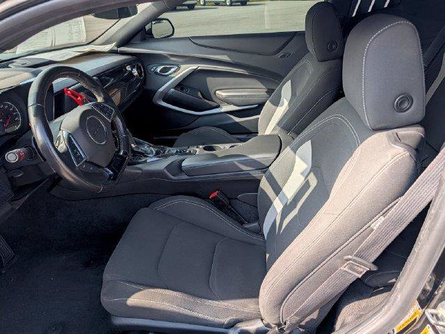 Used 2021 Chevrolet Camaro LT RWD image 9