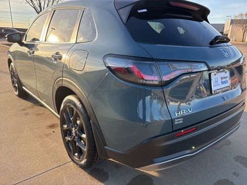Used 2024 Honda HR-V Sport image 4