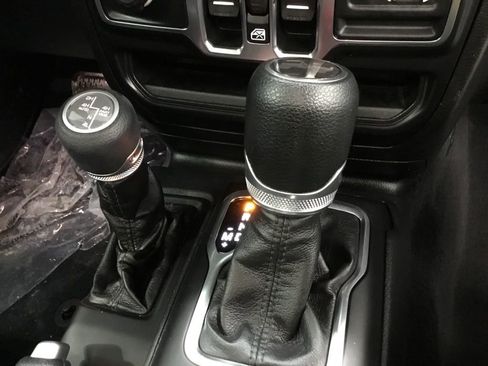 Used 2023 Jeep Wrangler Sport image 26