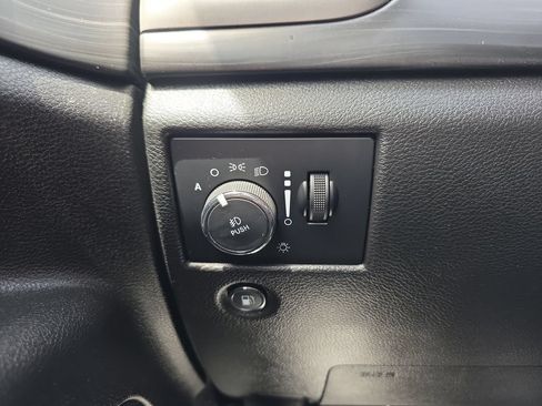 Used 2022 Jeep Grand Cherokee Laredo X AWD/4WD image 42