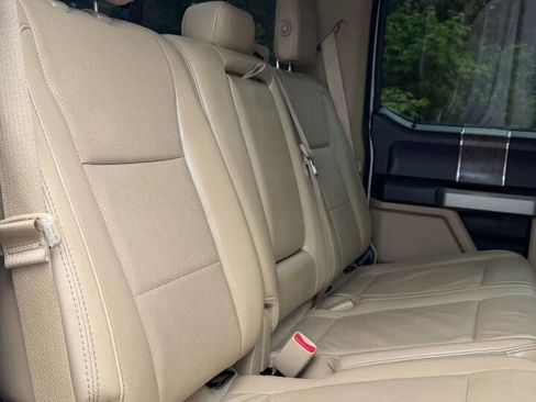 Used 2017 Ford F250 Lariat w/ Lariat Ultimate Package AWD/4WD image 26