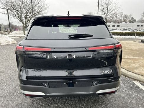 New 2026 INFINITI QX60 Luxe image 17