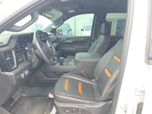 Used 2023 GMC Sierra 1500 AT4 w/ Technology Package AWD/4WD image 13