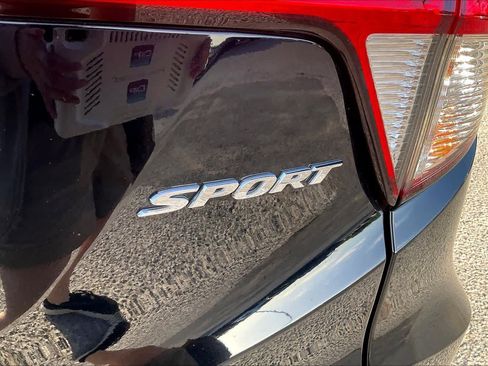 Used 2019 Honda HR-V Sport image 10