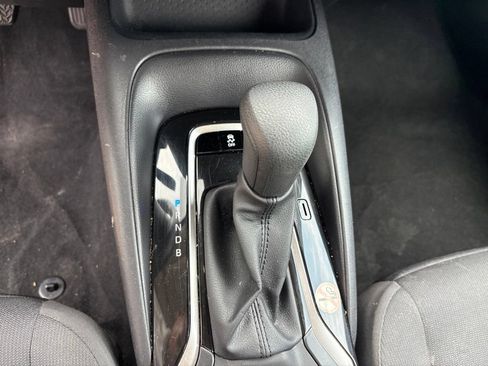Used 2025 Toyota Corolla LE FWD image 17