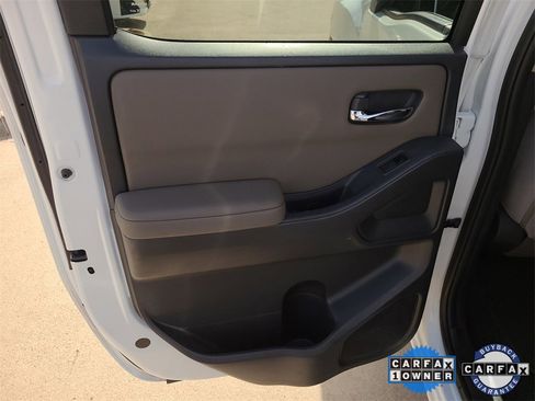 Used 2022 Nissan Frontier SV image 14