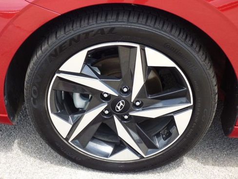 Used 2023 Hyundai Elantra Limited w/ Cargo Package FWD image 9
