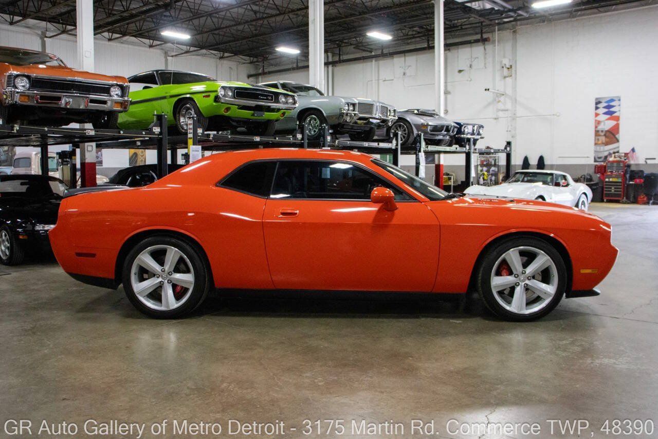 Used 2009 Dodge Challenger SRT8 w/ SRT Option Group II RWD image 8