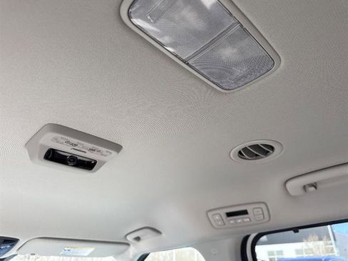 New 2026 Kia Carnival EX image 14