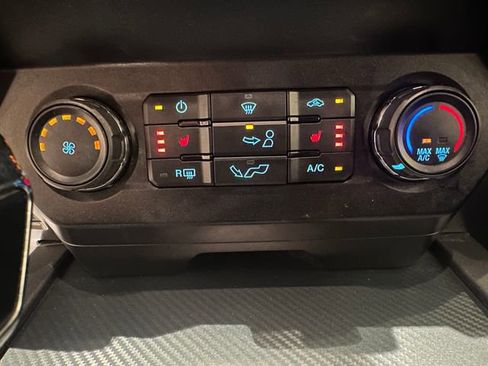 Used 2019 Ford F150 XLT w/ Equipment Group 302A Luxury AWD/4WD image 12