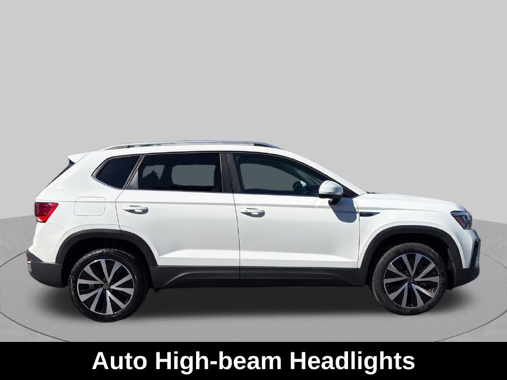 Used 2024 Volkswagen Taos SE w/ Panoramic Sunroof Package FWD image 15