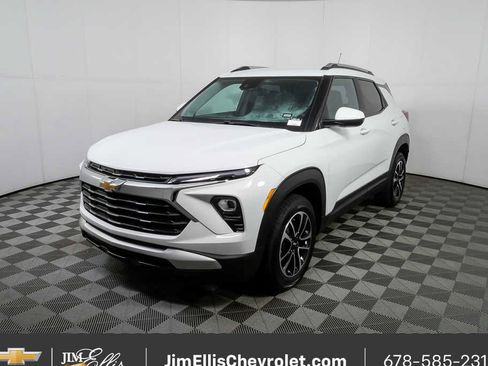 Used 2025 Chevrolet TrailBlazer LT image 1