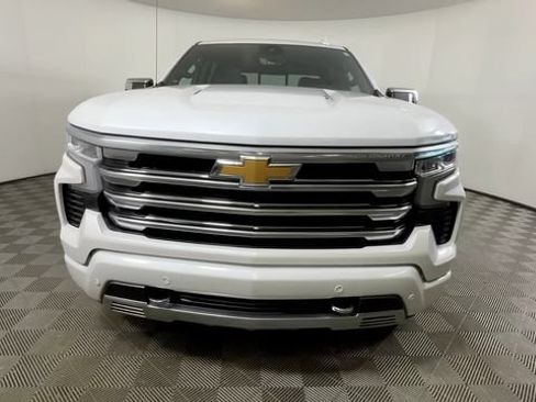 Used 2023 Chevrolet Silverado 1500 High Country w/ High Country Premium Package AWD/4WD image 12