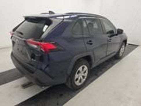 Used 2021 Toyota RAV4 XLE Premium FWD image 4