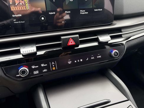 New 2026 Kia Sportage EX image 22