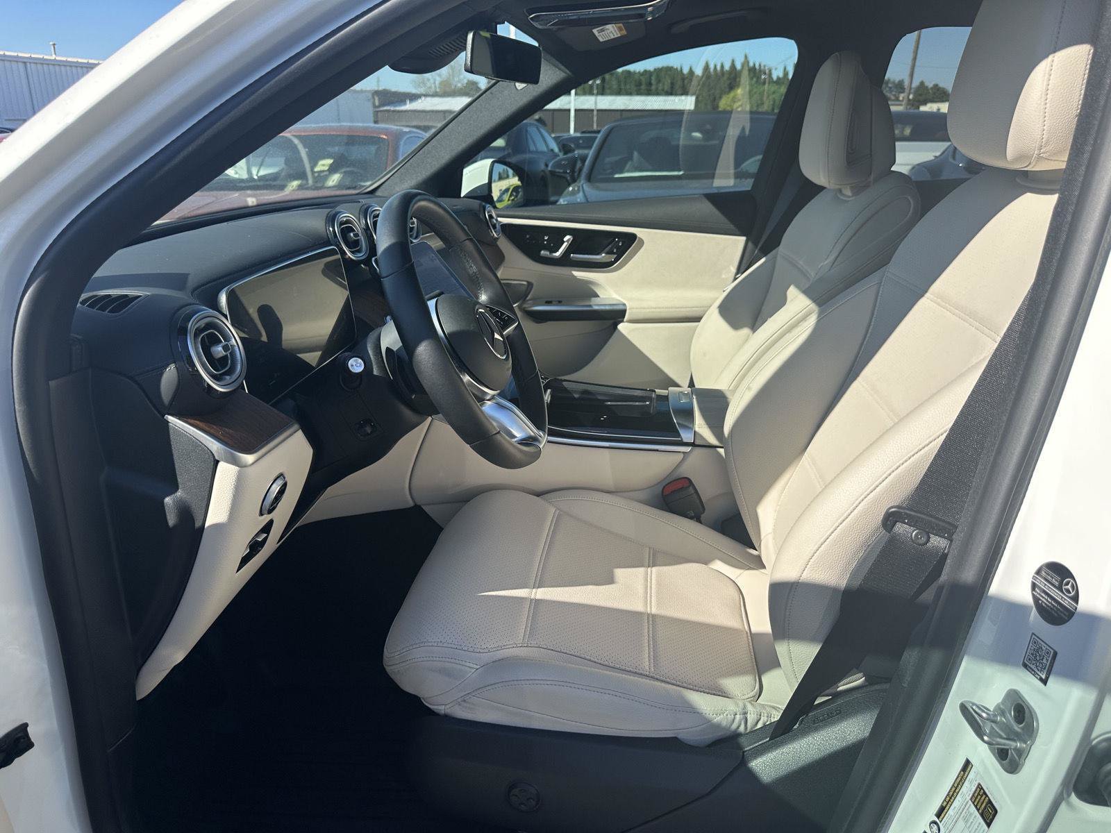 Used 2023 Mercedes-Benz GLC 300 4MATIC image 9