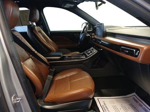 Used 2022 Lincoln Aviator Reserve w/ Elements Package Plus RWD image 17