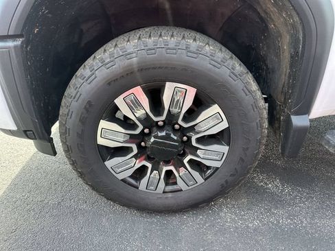 Used 2024 GMC Sierra 2500 Denali w/ Denali Reserve Package AWD/4WD image 10