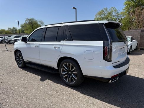 Used 2023 Cadillac Escalade Premium Luxury AWD/4WD image 7