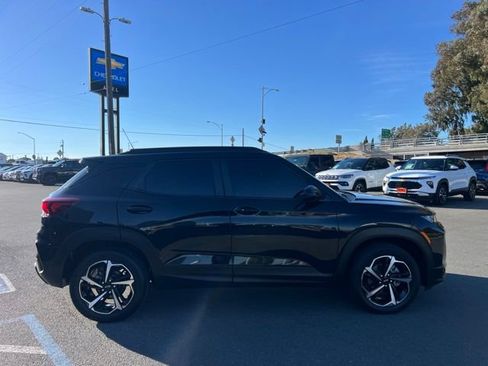 Used 2023 Chevrolet TrailBlazer RS w/ Sun and Liftgate Package AWD/4WD image 5