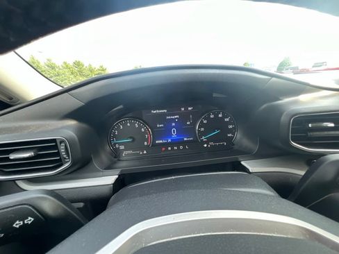 Used 2021 Ford Explorer XLT w/ Equipment Group 202A AWD/4WD image 21