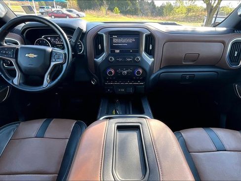 Used 2022 Chevrolet Silverado 2500 High Country w/ Technology Package image 12