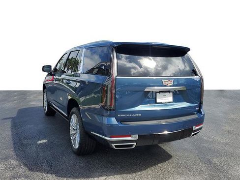 Certified 2025 Cadillac Escalade Premium Luxury image 3