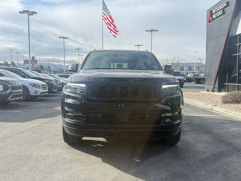 Used 2023 Jeep Wagoneer Series II w/ Convenience Group I image 2