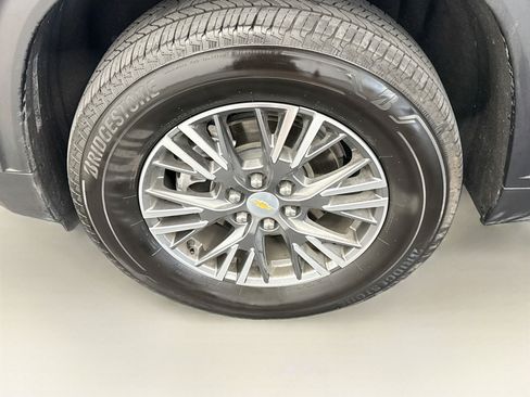 Used 2026 Chevrolet Traverse LT w/ Driver Confidence Package FWD image 11